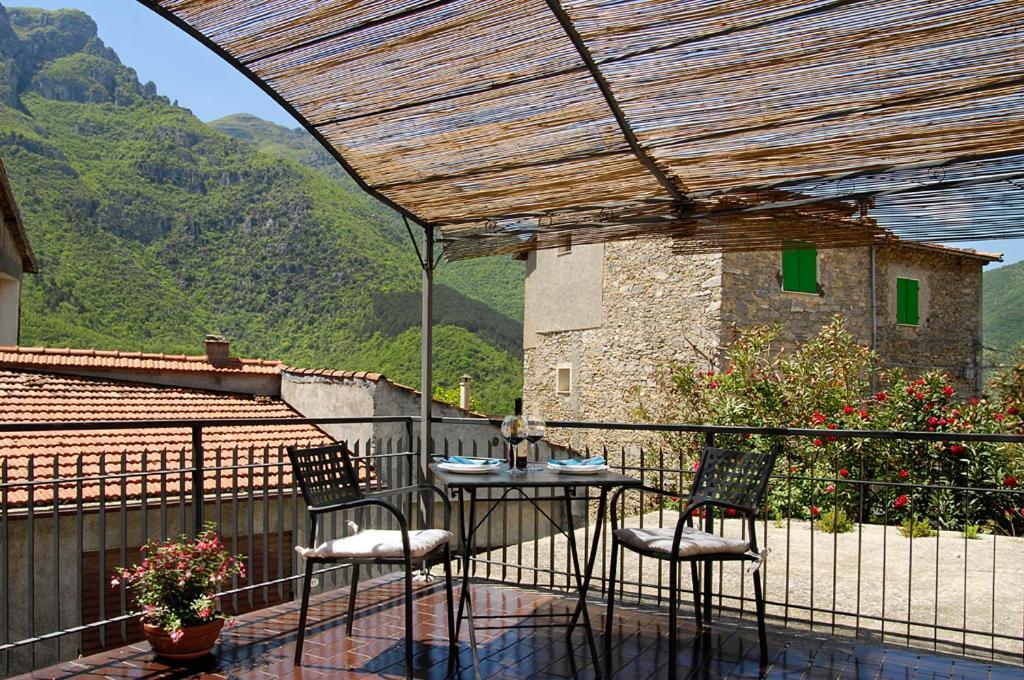 La Casa Dei Nonni Castelbianco Bed & Breakfast Colletta Bagian luar foto