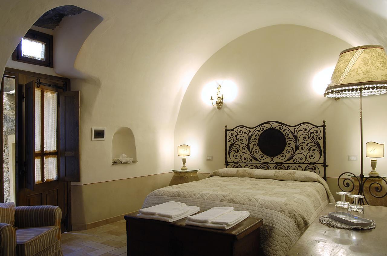 La Casa Dei Nonni Castelbianco Bed & Breakfast Colletta Bagian luar foto